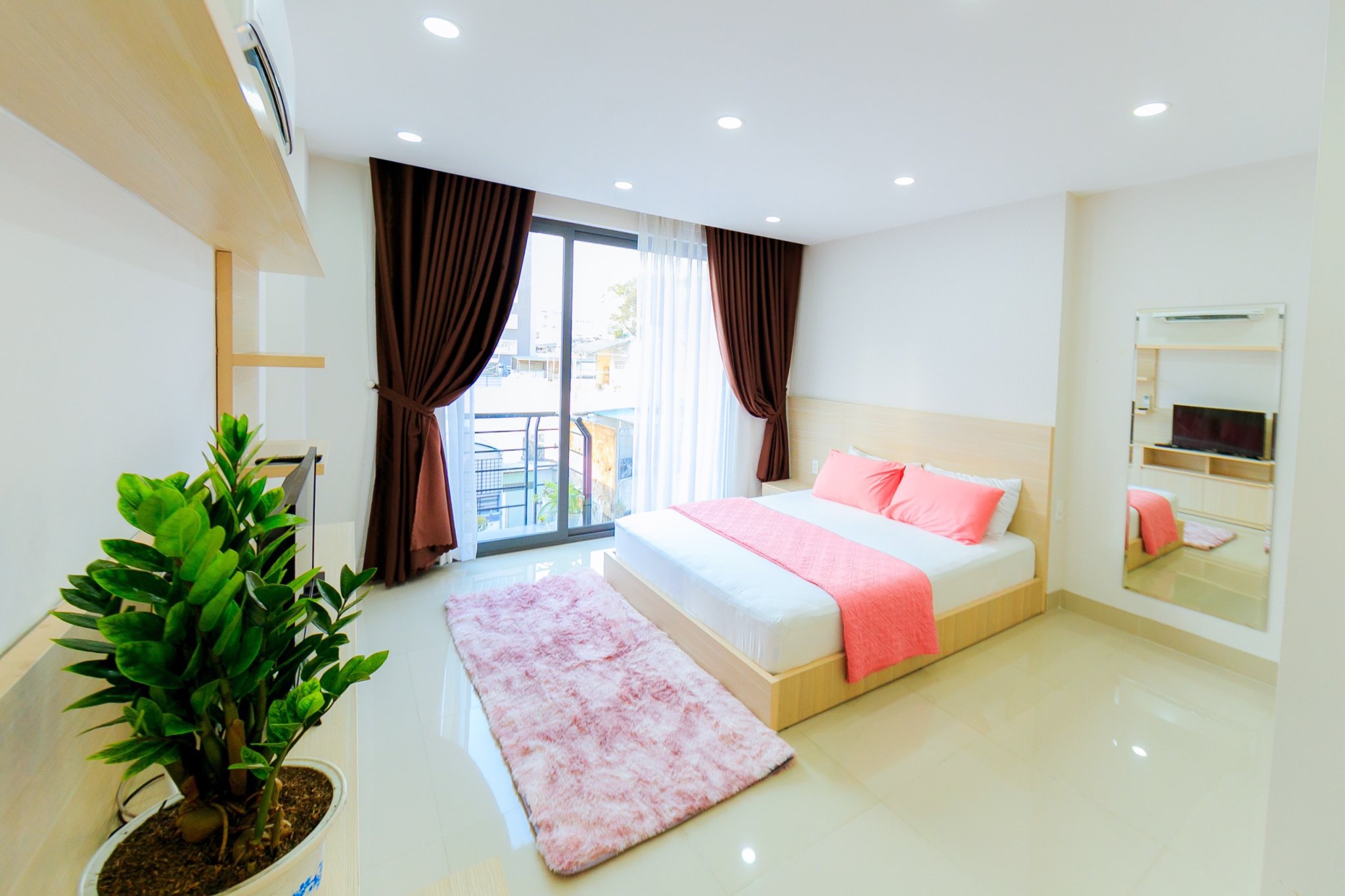 Căn hộ full nội thất trung tâm Sài Gòn