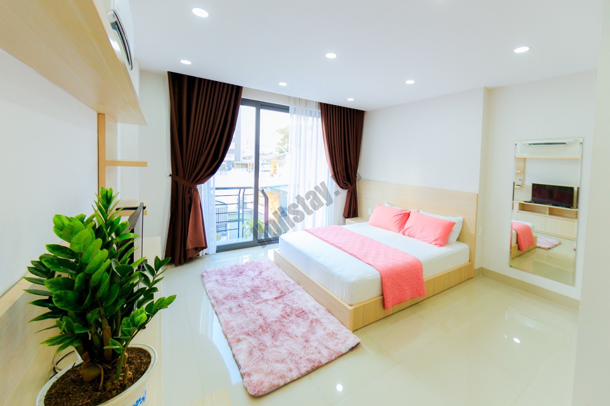 Căn hộ full nội thất trung tâm Sài Gòn