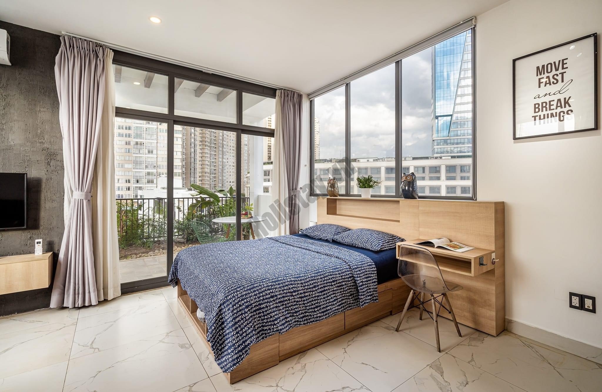 Căn hộ Penthouse decor hiện tại, full nội thất, có ban công, view hiếm có tại Sài Gòn 